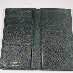Louis Vuitton Rare Vintage Green Taiga Leather Long Wallet
